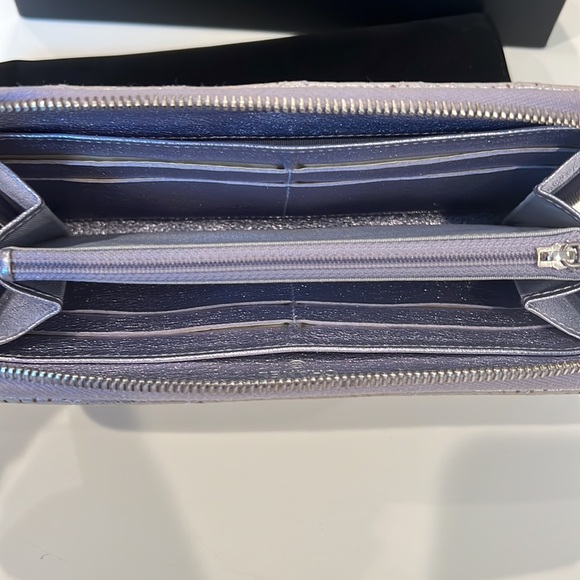 🔥RARE CHANEL IRIDESCENT SILVERY/PURPLE ZIP AROUND WALLET FULL INCLUSION 🔥 - Picture 6 of 16